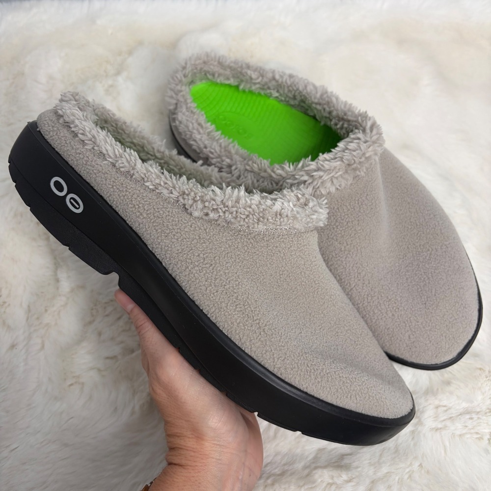 Oofos OOmg Luxe Low Gray Fleece Faux Fur Recovery Slip On Mules Mens 10 EU 43‎